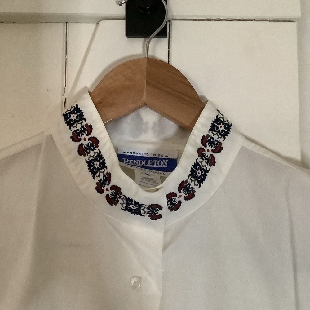 Pendleton White Embroidered Collar Button Down - image 6